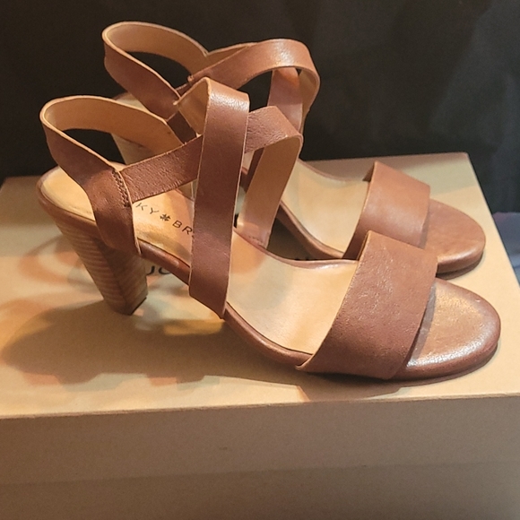 Lucky Brand sandals - Picture 1 of 5